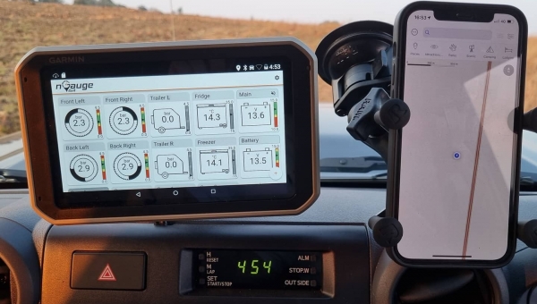 nGauge 4x4 on Garmin Overlander